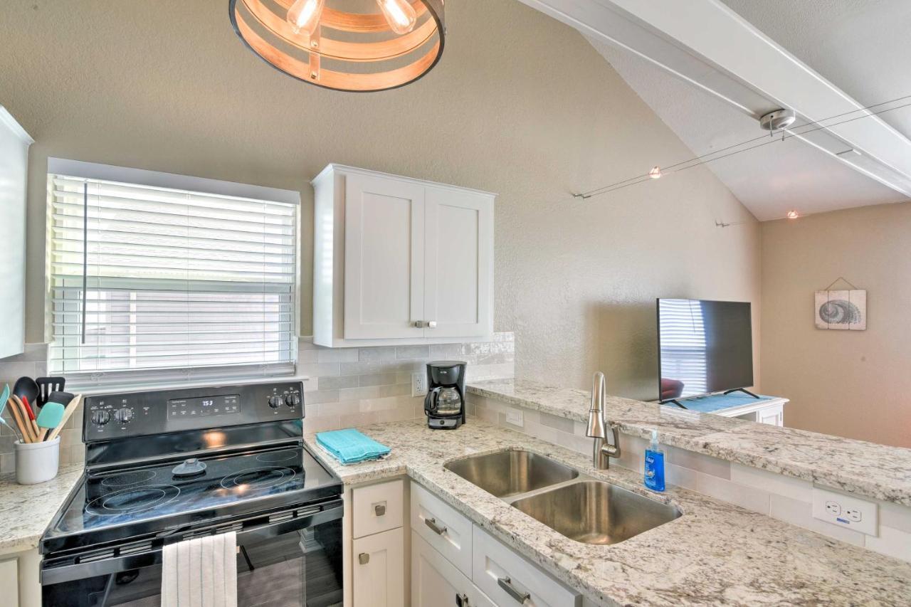 Beachfront Galveston Oasis Balconies, Ocean View! Екстериор снимка